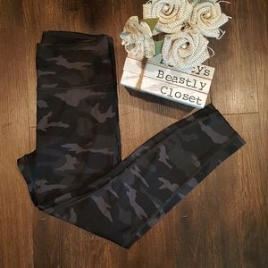 Athleta Black Ultimate Tight Camo Athletic Skinny Ankle Legging Pull On Pant S